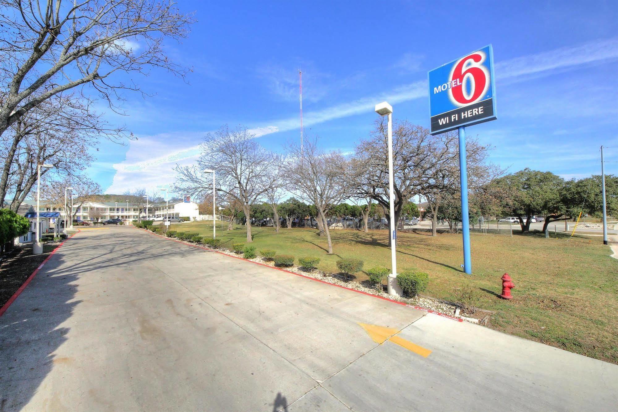 Motel 6-Kerrville, Tx Bagian luar foto